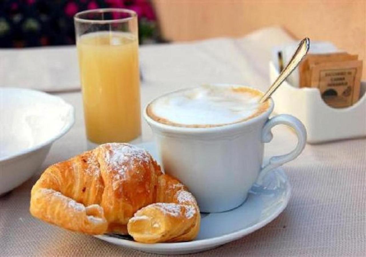 Relais Sistina Acomodação com café da manhã Roma Exterior foto